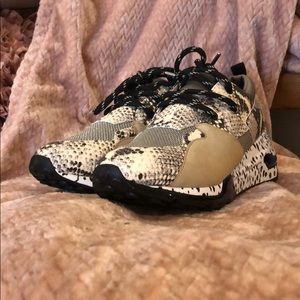 Cliff Steve Madden Natural Snake Sneakers